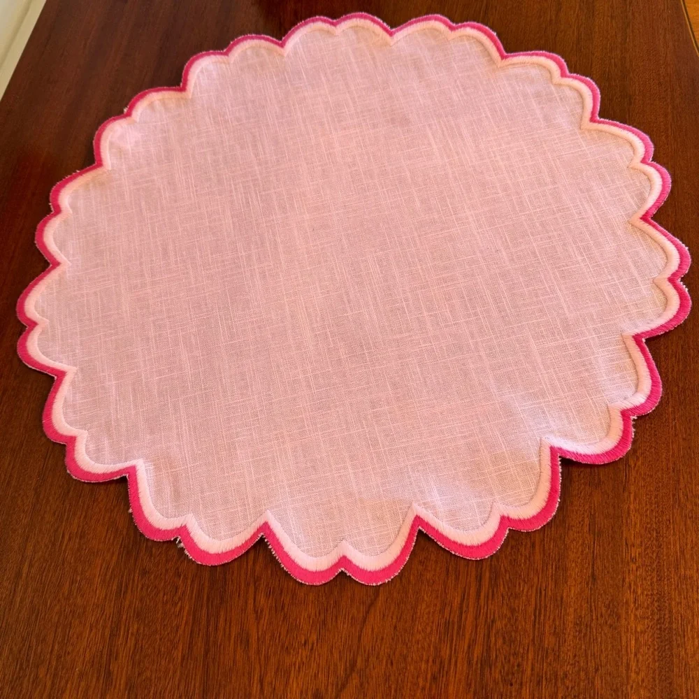 NEW HMA Decor Society Social Pink Linen Scalloped Placemats Set of 4